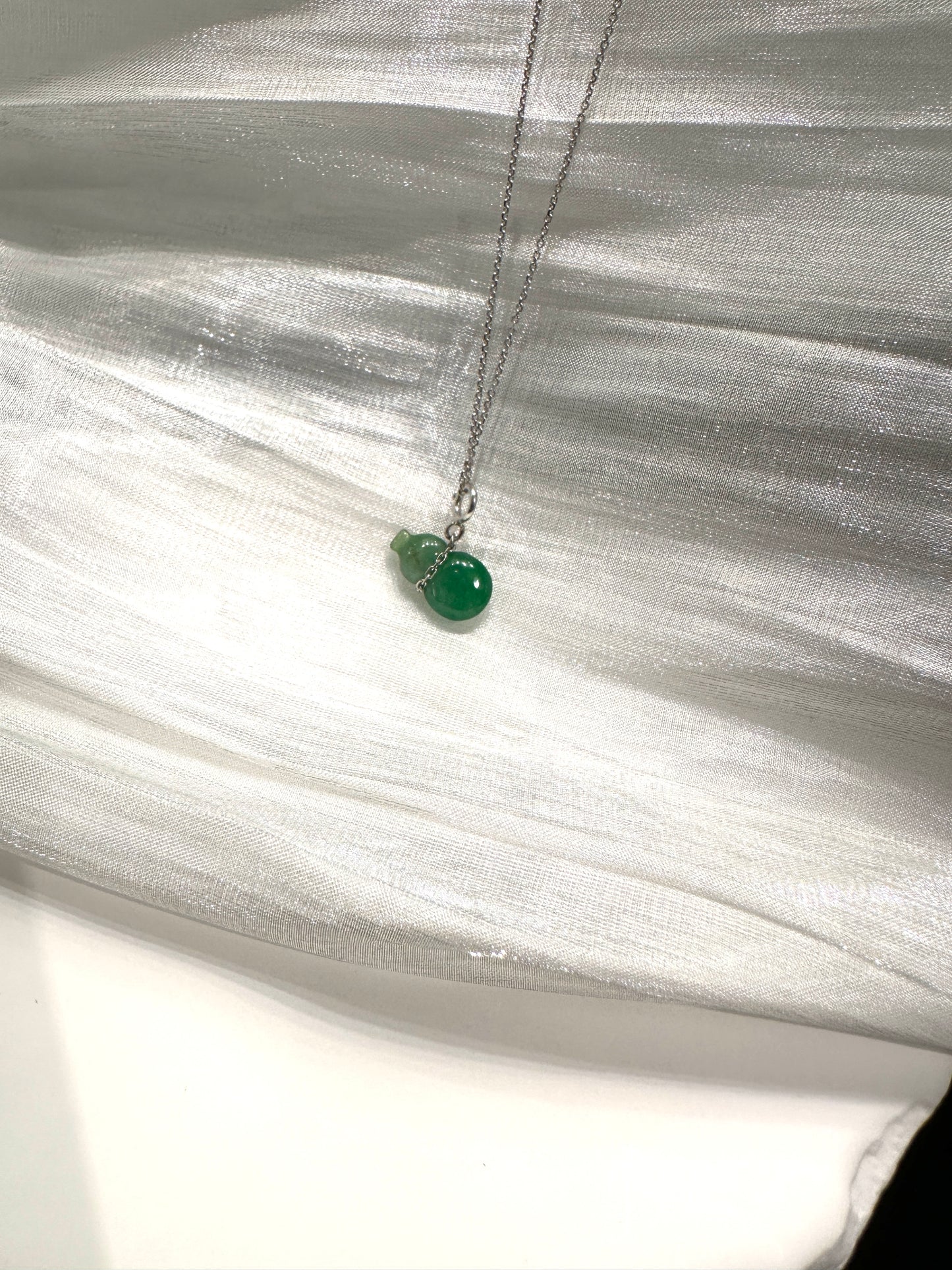 Wulu K Pendant